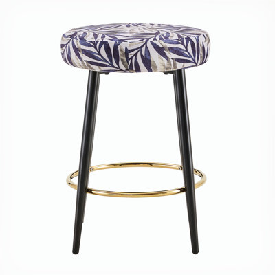 Ensemble charmant de tabourets de bar à hauteur de comptoir pour divers espaces, rehaussant le confort et le style.