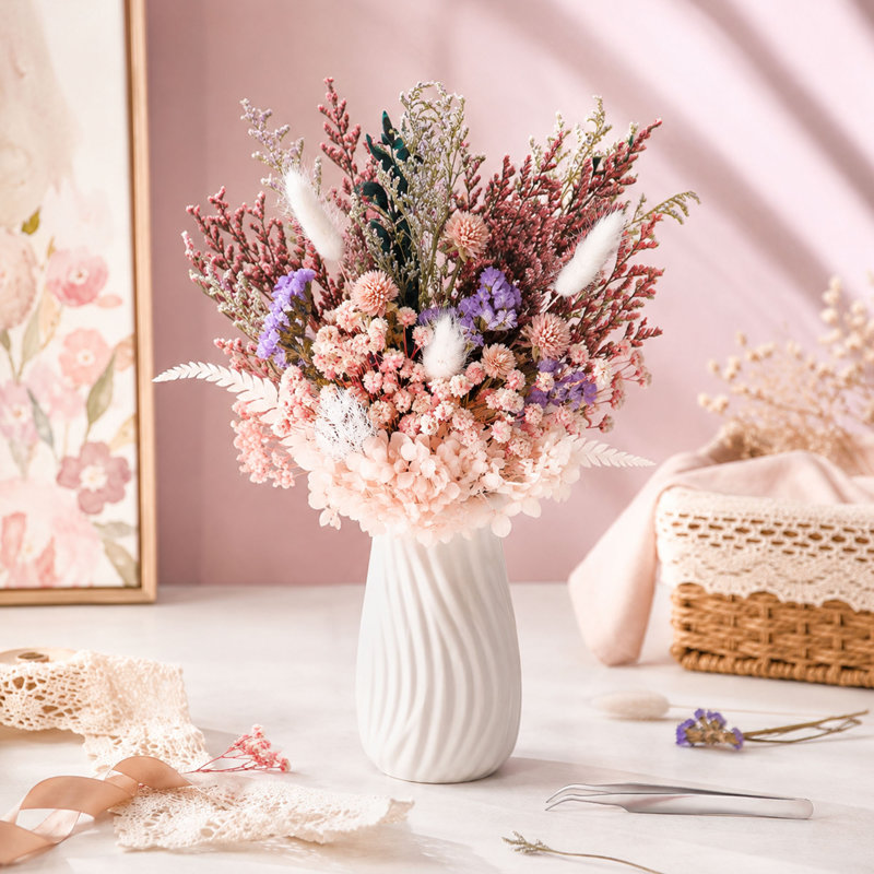 Fleurs et feuilles séchées naturelles de couleurs variées pour la résine et les loisirs créatifs.