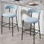 Tabouret de bar confortable à hauteur de comptoir en tissu avec base thermolaquée noire et repose-pieds pour îlots de cuisine et bars