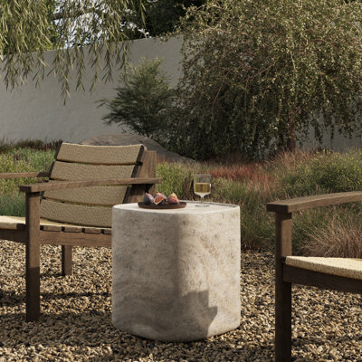 Table de bout d'extérieur Manor - gris sable texturé