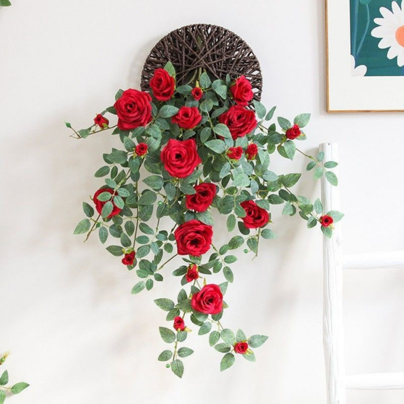 Roses artificielles suspendues, Rouge