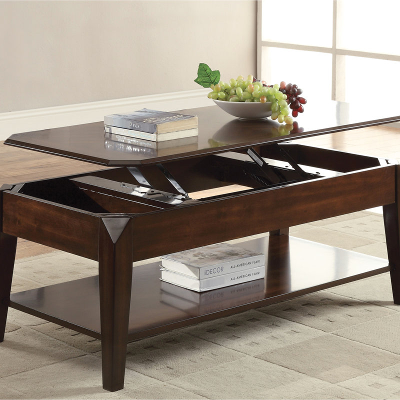 Table basse moderne en noyer avec plateau relevable, compartiments de rangement et tablette