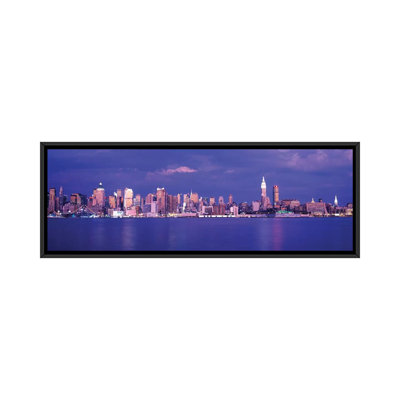 " Hudson River, NYC, New York City, New York State, USA " by Panoramic Images