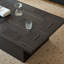 Table basse rétro au design minimaliste-112773654