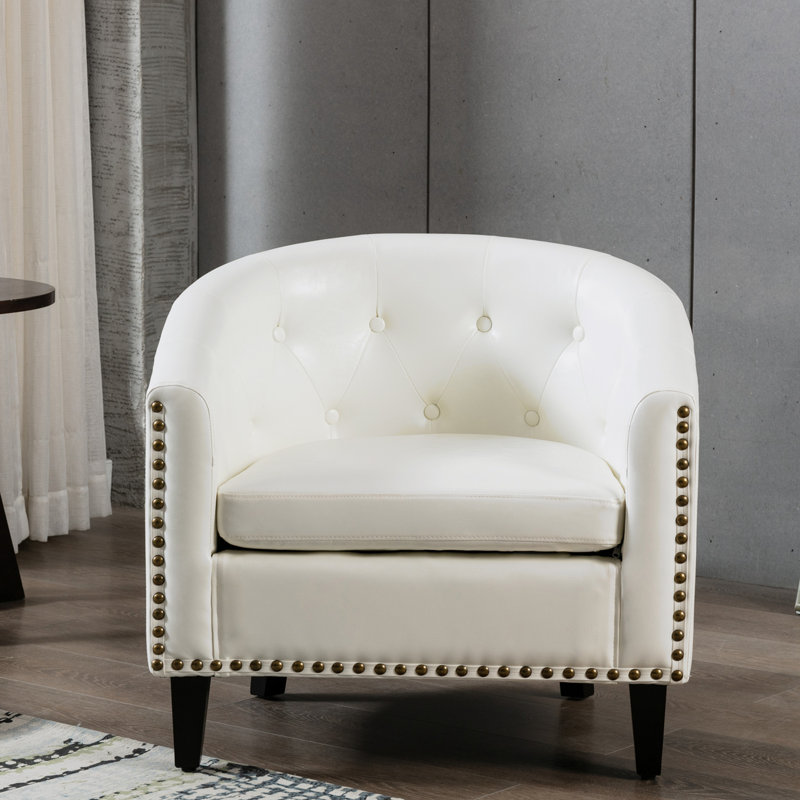 Fauteuil demi-tonneau capitonné de 28,3 po Pim, Simili cuir blanc