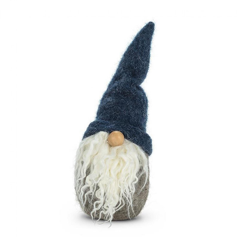 Figurine gnome dans un chapeau bleu