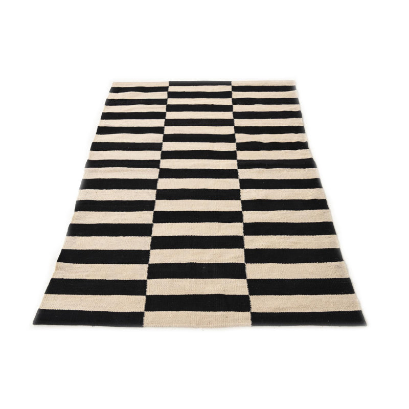 Tapis noir et blanc 3x5