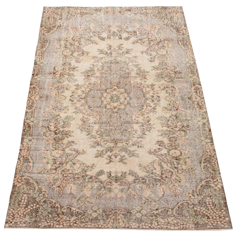Tapis ivoire Prestan Vintage 5 pi 8 po x 9 pi 5 po