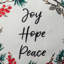 Coussin décoratif VCNY Home Joy Hope Peace Holiday, 18 po x 18 po