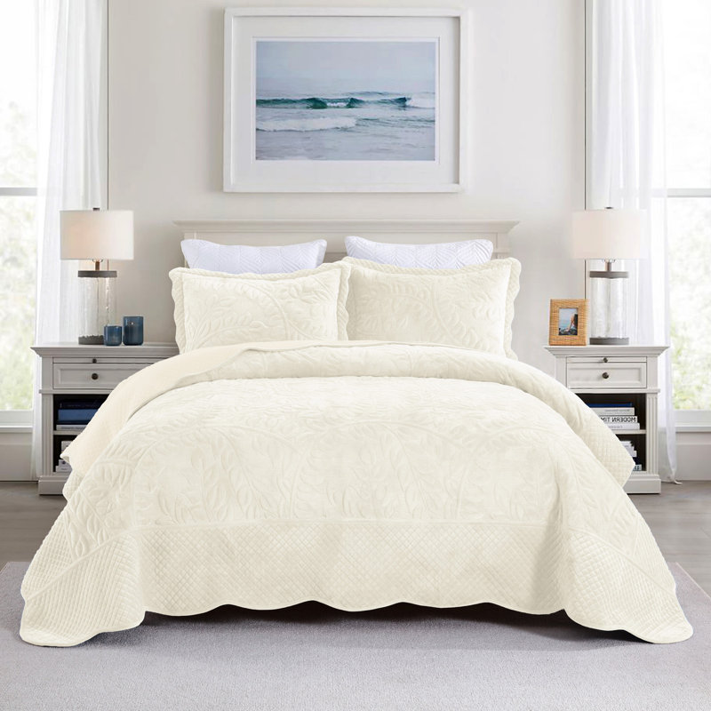 Ensemble de courtepointe surdimensionnée en velours brodé avec 2 taies décoratives Marcielo, Crème