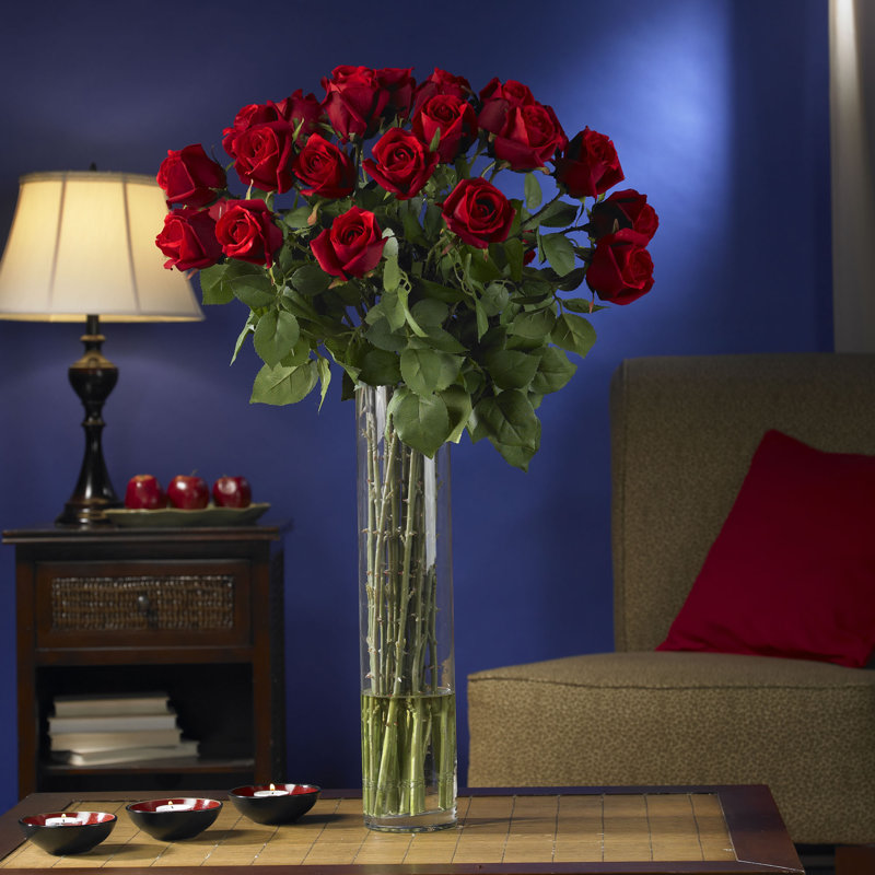 Arrangement floral de roses dans un vase