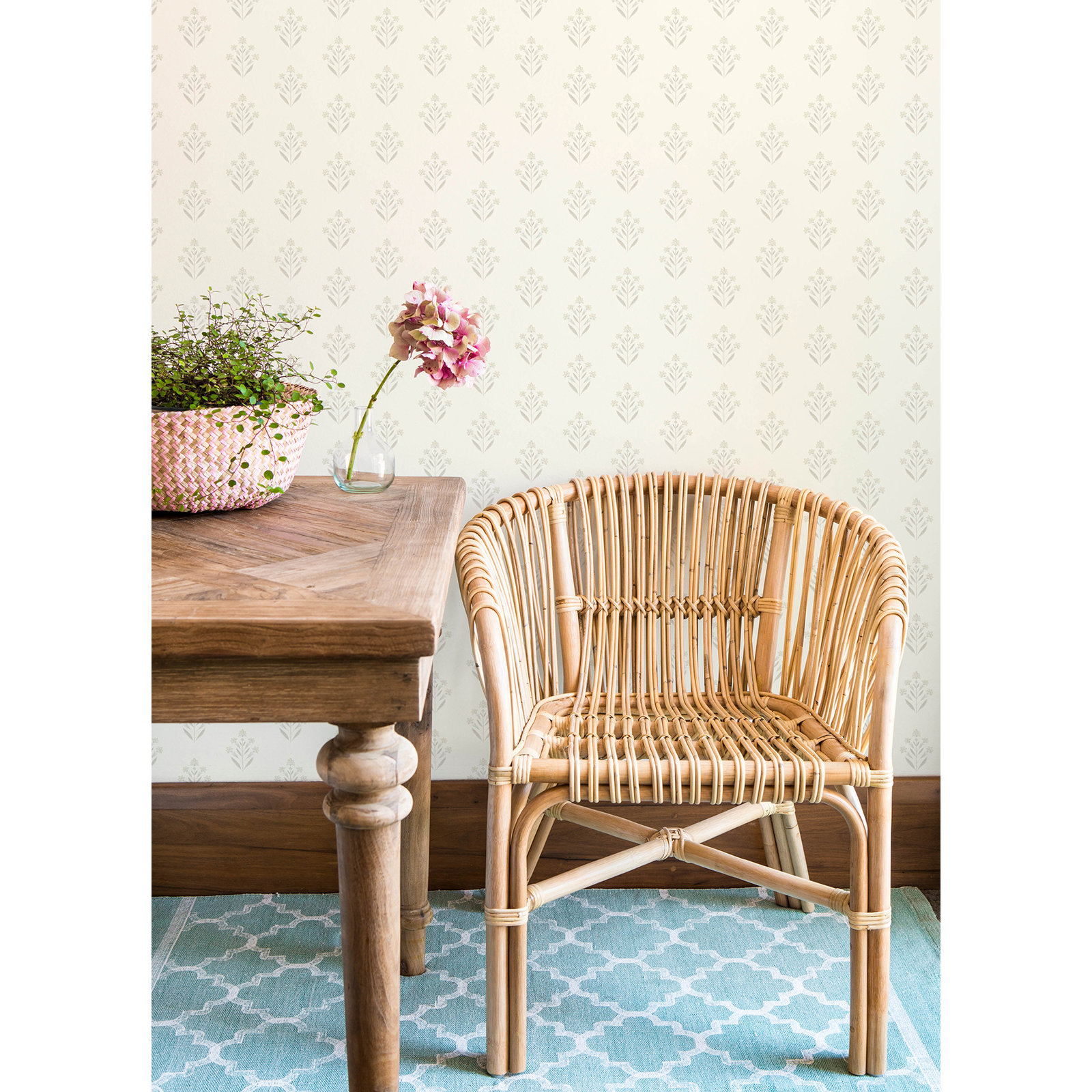 Tenny Prepasted Floral Wallpaper, Ivory
