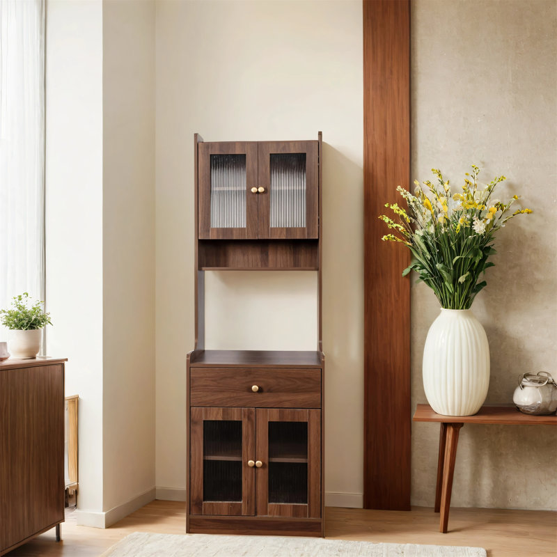 Armoire de cuisine avec étagère à micro-ondes