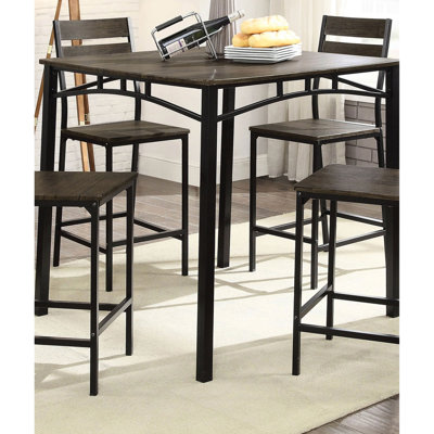 Ensemble de salle à manger 5 pièces comprenant une table carrée et 4 chaises hautes à dossier à lattes, finis brun antique et noir, style industriel transitionnel. Esthétique contemporaine.