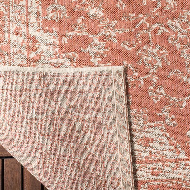 Girard Hooked Indoor/ Outdoor Rust/Cream Rug, Round 201 cm