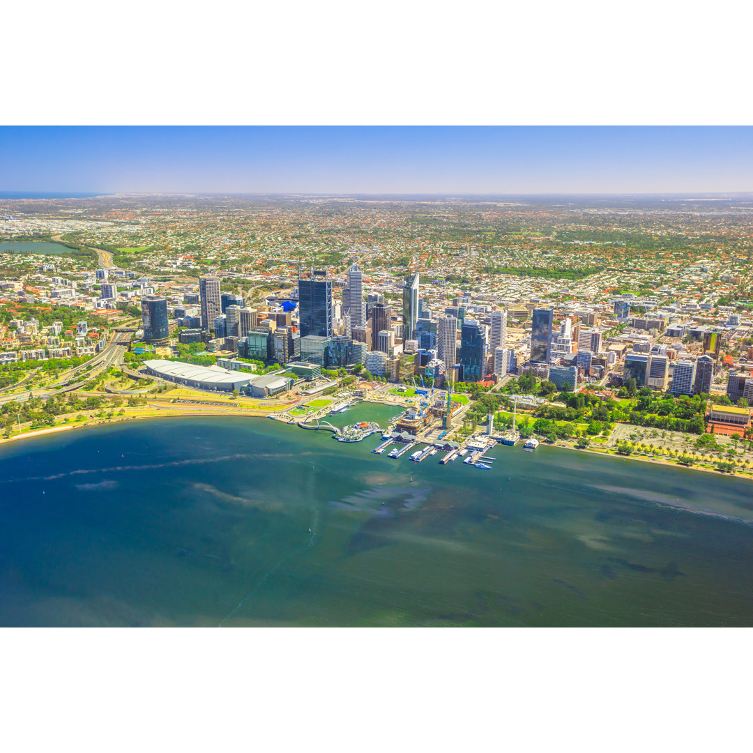 Perth Skyline von Bennymarty - Kunstdrucke auf Leinwand