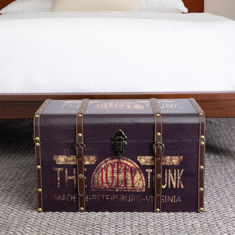 Coffre décoratif de ménage Essentials Vintage avec détails en métal découpés avec sangles en cuir, cadre en bois aggloméré robuste