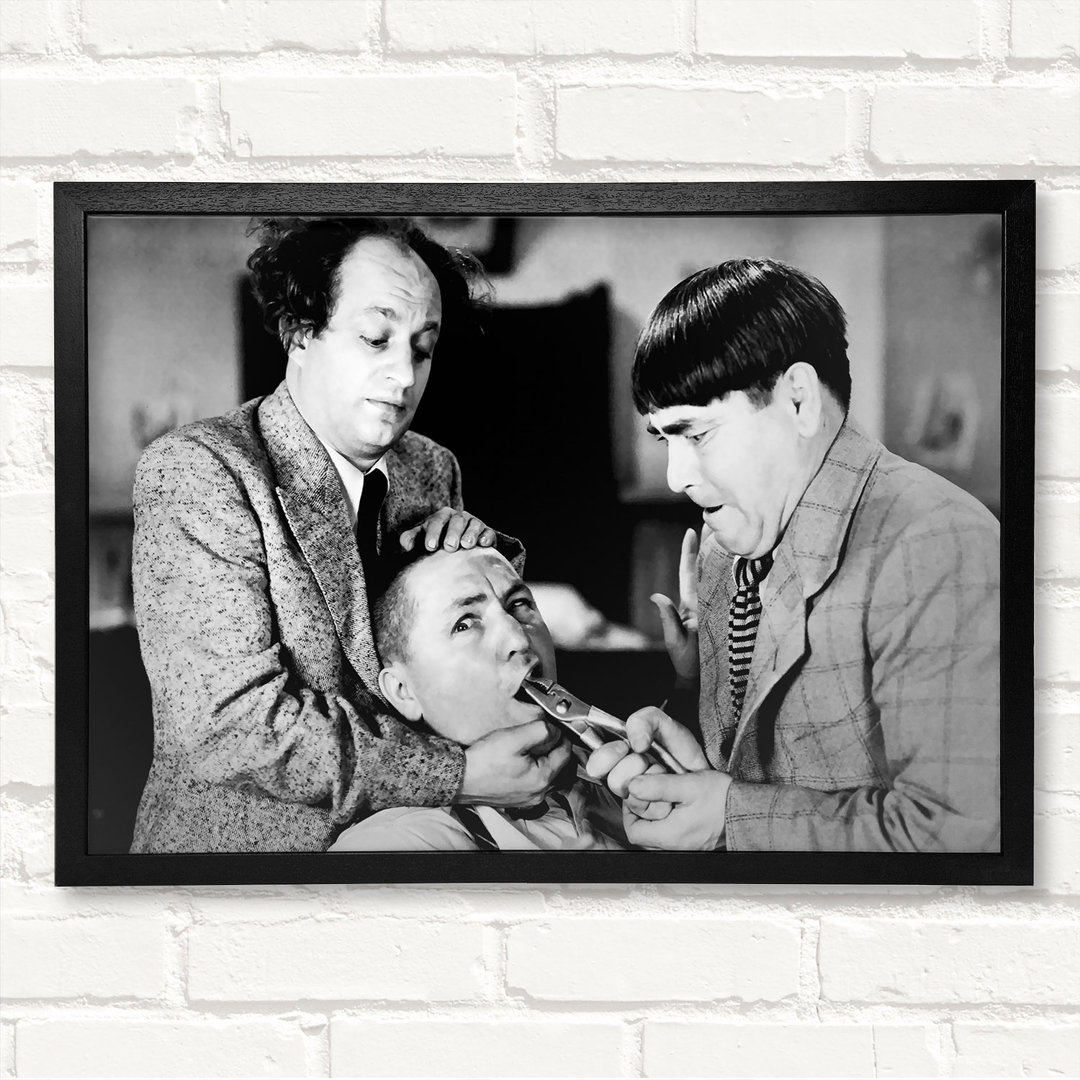 The Three Stooges Tooth Pull - Geschlossener Eckrahmen Kunstdrucke auf Holz