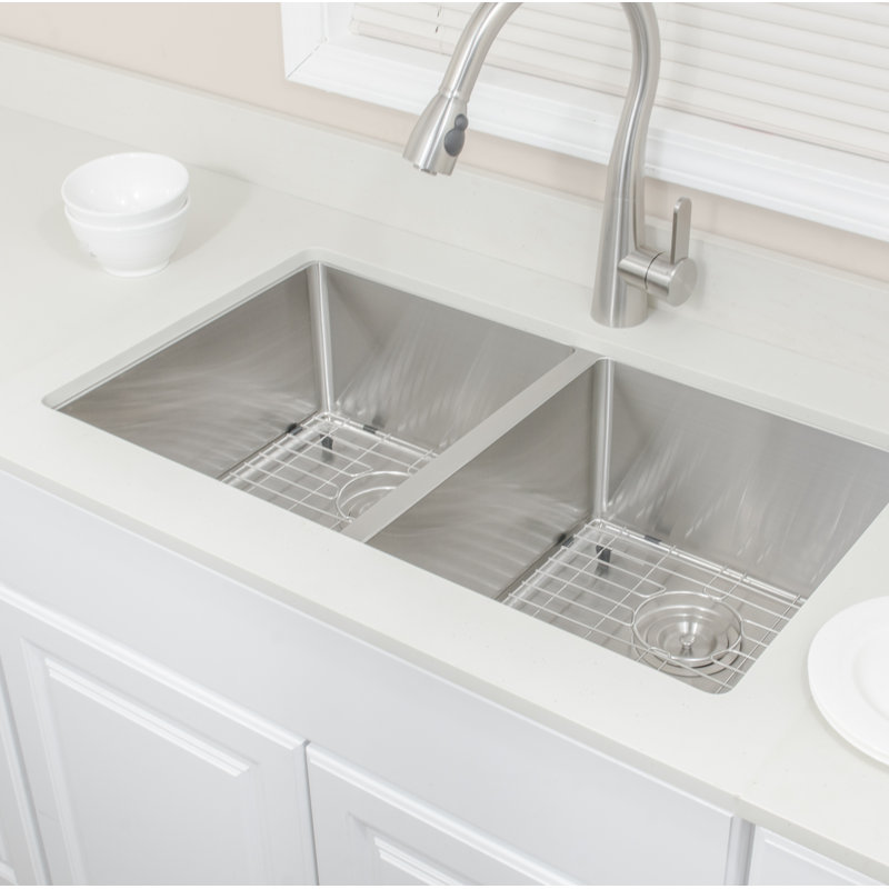 33'' Matte Stainless Steel Double Bowl Undermount Kitchen Sink