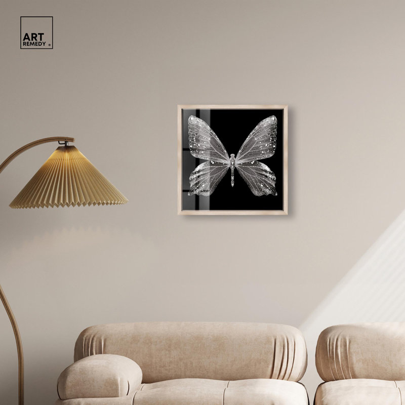 «Stardust Wings II Shadowbox», impression de papillon par Art Remedy, H 21 po x l 21 po, Crème, crème