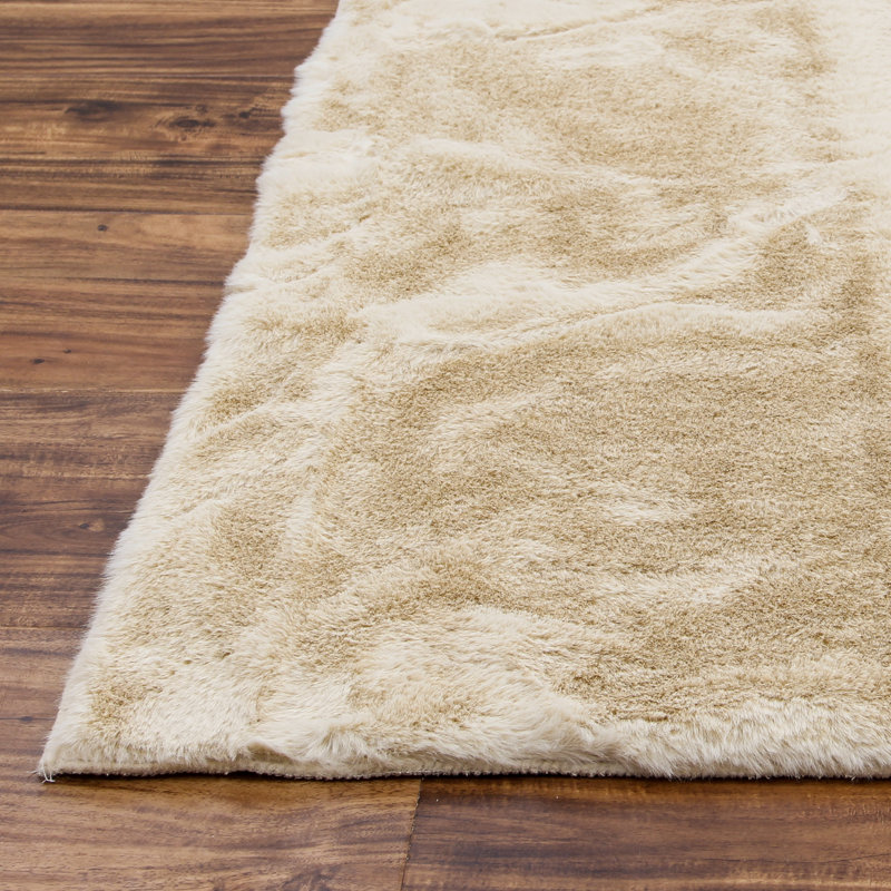 Tapis à poils longs beige / crème Brideau, Rectangle 3 pi 11 po x 6 pi