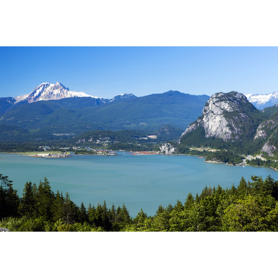 Stawamus Chief Provincial Park von Laughingmango - Leinwandbild