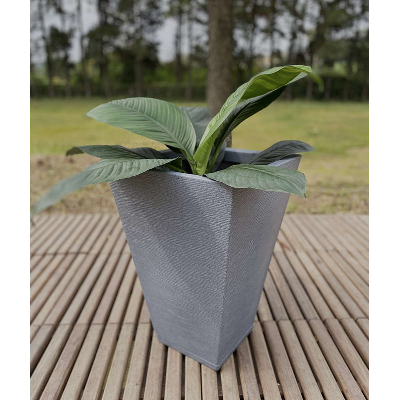 Zurique Pot Planter, 21.65" H x 14.96" W x 14.96" D, Dark Gray