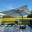 Parasol carré en porte-à-faux 10 pi avec base solaire et pivotant DEL à énergie solaire Rosemin-1921749065