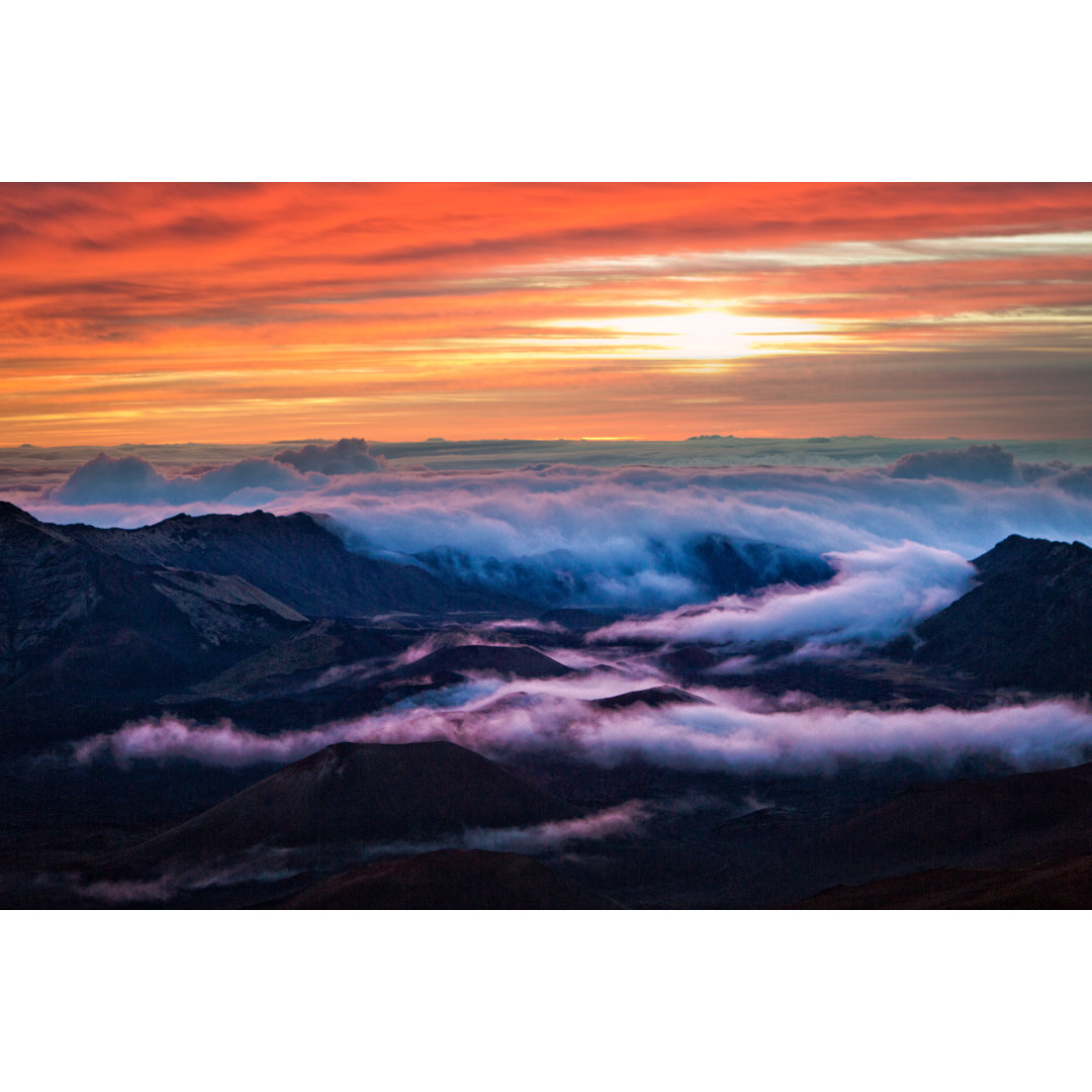 Haleakala National Park Krater Sonnenaufgang in Maui Hawaii von YinYang - Kunstdrucke auf Leinwand ohne Rahmen