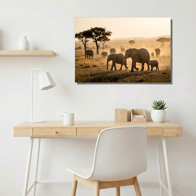 Art mural sur toile, "Éléphants d'Afrique marchant dans la savane dorée"