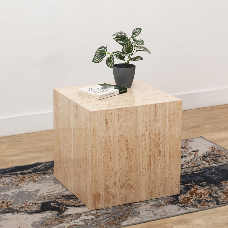 Table d'appoint en travertin beige, H 18 po x L 18 po x l 18 po