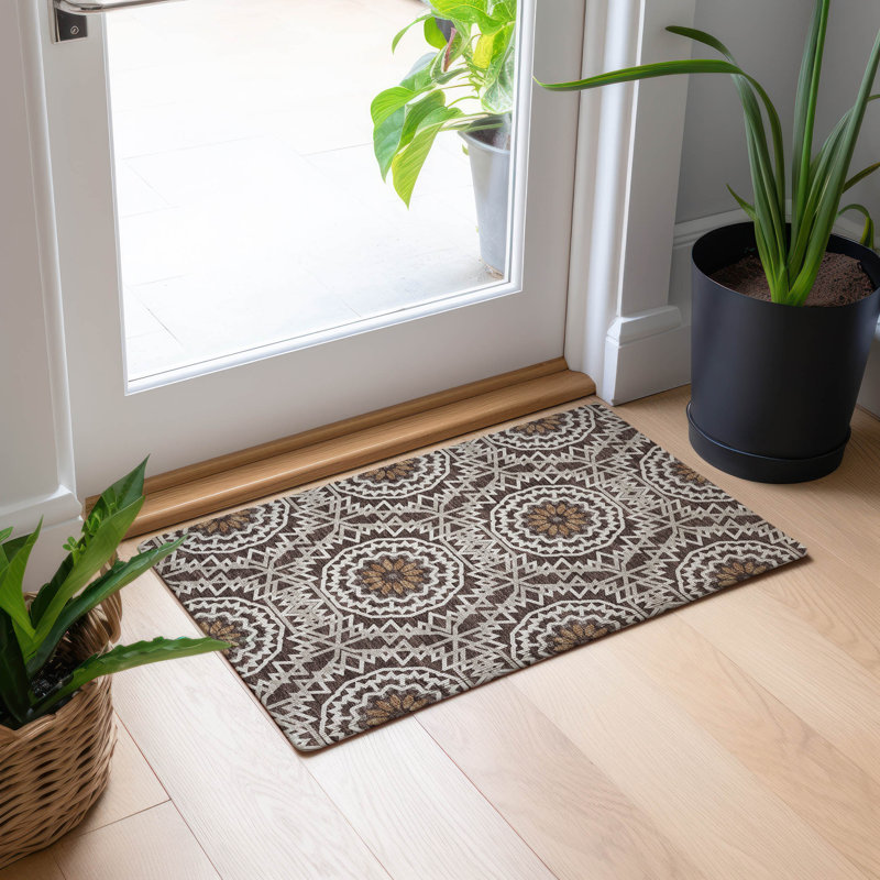 Kawon Geometric Indoor / Outdoor Rug, Rectangle 1'8" x 2'6"