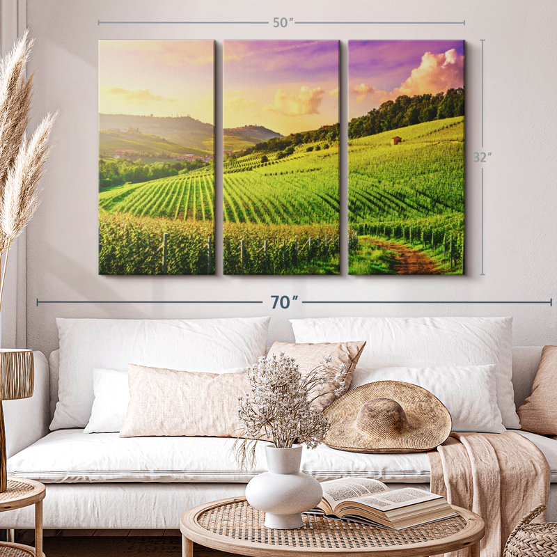 "Vineyard In Langhe" sur toile, H 32 po x l 50 po x P 1,25 po