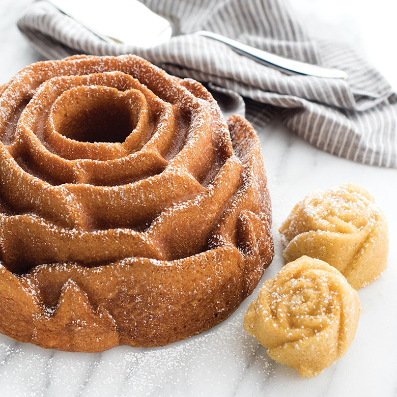 Nordic Ware Non-Stick Round Rose Pan