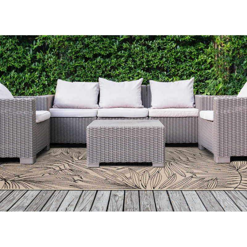 Tapis scandinave floral intérieur / extérieur blanc, 6 pi 7 po x 9 pi 6 po