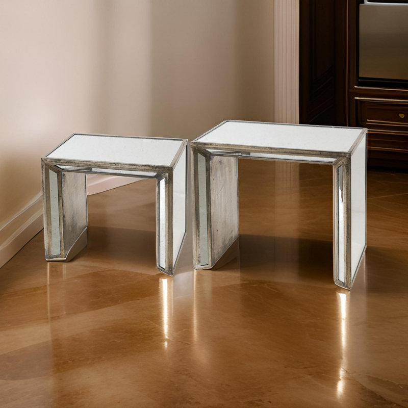 Tables gigognes en verre