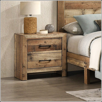 Table de chevet de style planche de bois rustique avec deux tiroirs, riche finition naturelle pour un décor de chambre à coucher confortable