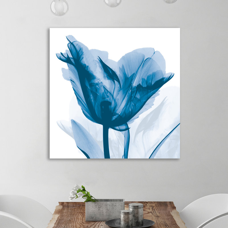 «Lust Blue Tulip_H30», impression sur toile tendue, H 24 po x l 24 po