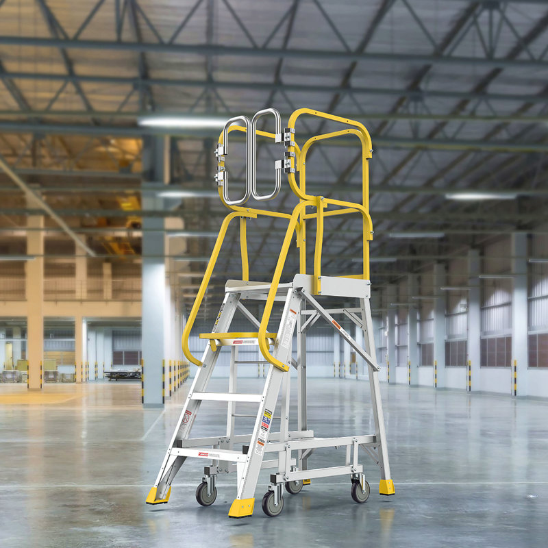 Échelle plateforme en aluminium 375 lb