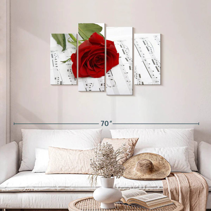 Harnek Rose sur une feuille de musique