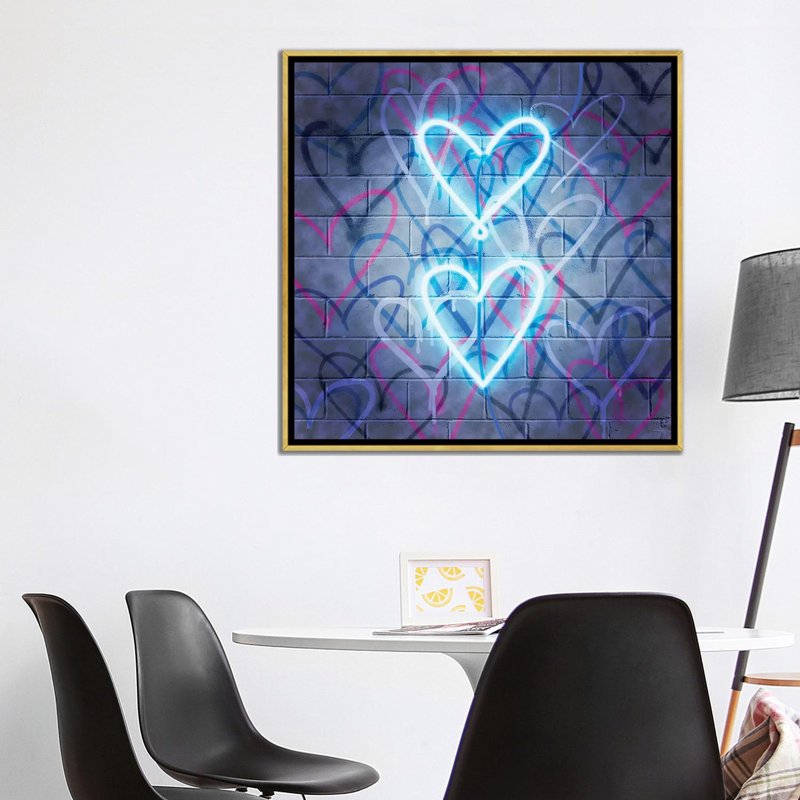 «Neon Heart II» par Grace Popp - reproduction, H 37 po x l 37 po x P 1,5 po, Toile encadrée d'or, Pas de tapis