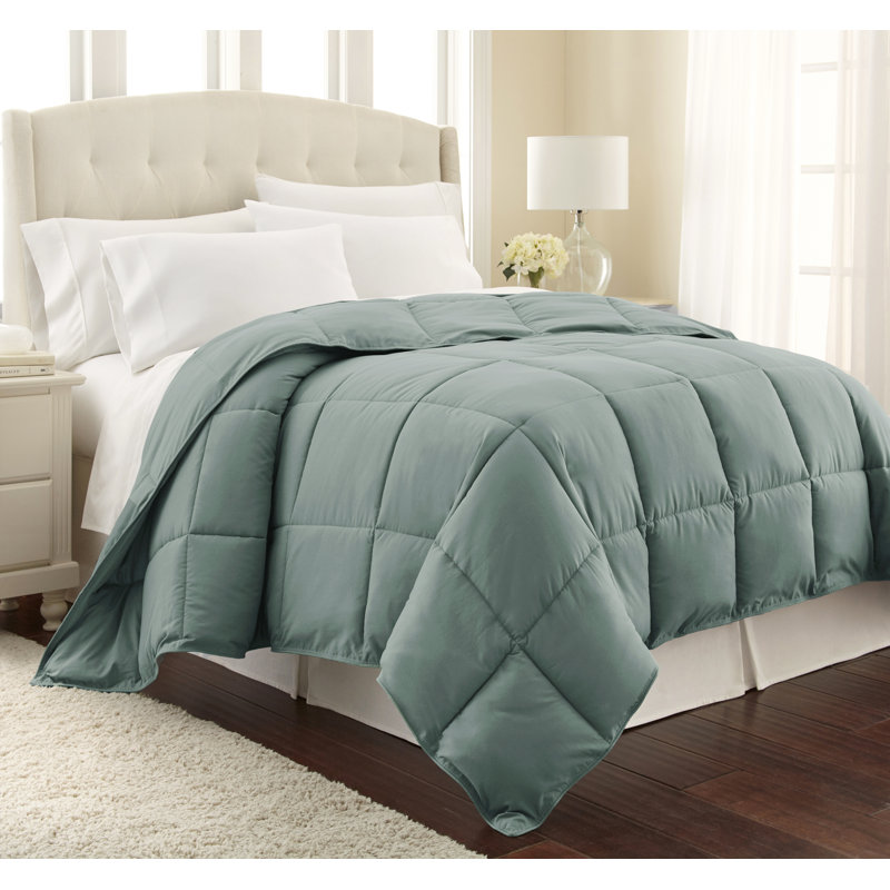 Vilano Springs ® Oversized Down Alternative Comforter with piped Edging and corner loops, Easy care, Twin Comforter