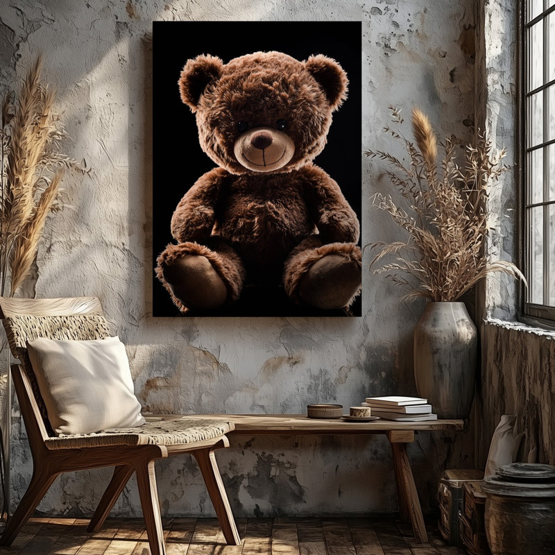 Toile, un ours en peluche moelleux repose sur un fond d'art mural noir profond qui évoque une présence chaleureuse et invitante