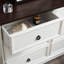 Commode blanche 6 chambres - Intérieur spacieux avec des détails charmants et des rails en métal