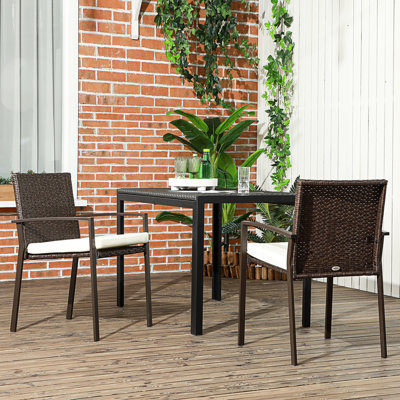 2 chaises de patio pour l'extérieur avec coussin, chaises en PE et coussin blanc crème pour le jardin. Chaise. Crémeux