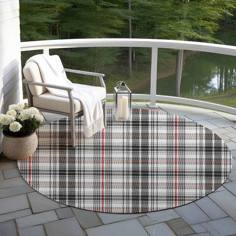 Black and White Round Plaid Synthetic Washable Rug 8'
