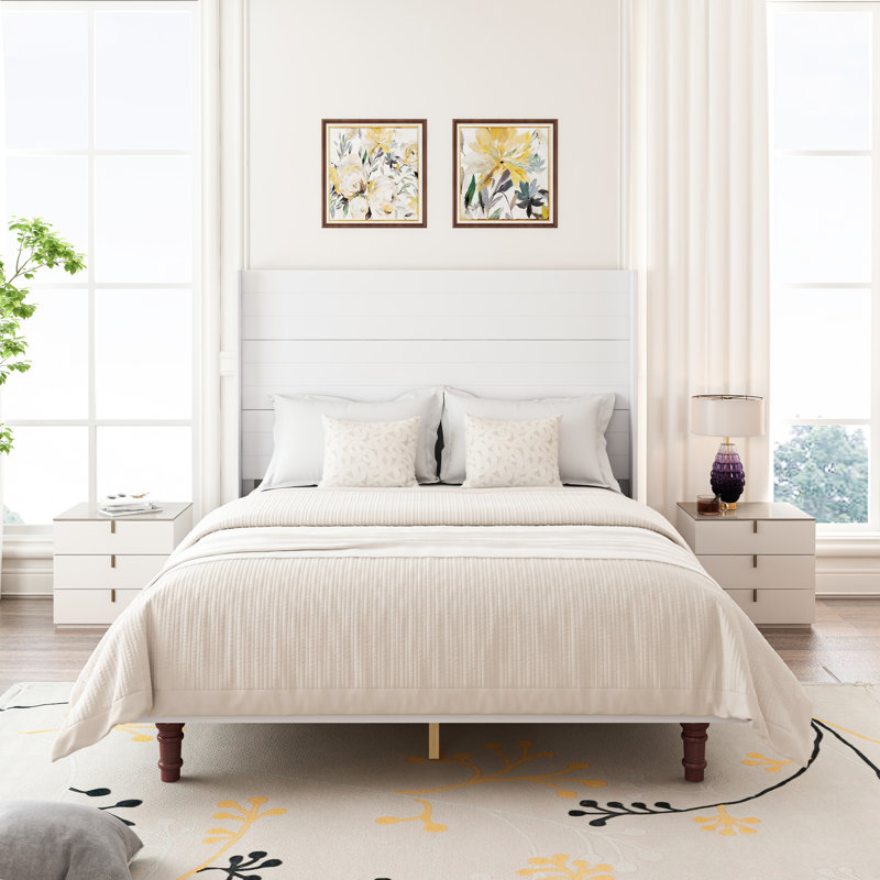 Le grand lit de 54 po de la tête de lit, blanc, crée un coin de lecture paisible et confortable, fait de contreplaqué, de bois d'hévéa et d'un élégant lit blanc en pin avec une tête de lit haute, offrant un espace de détente calme