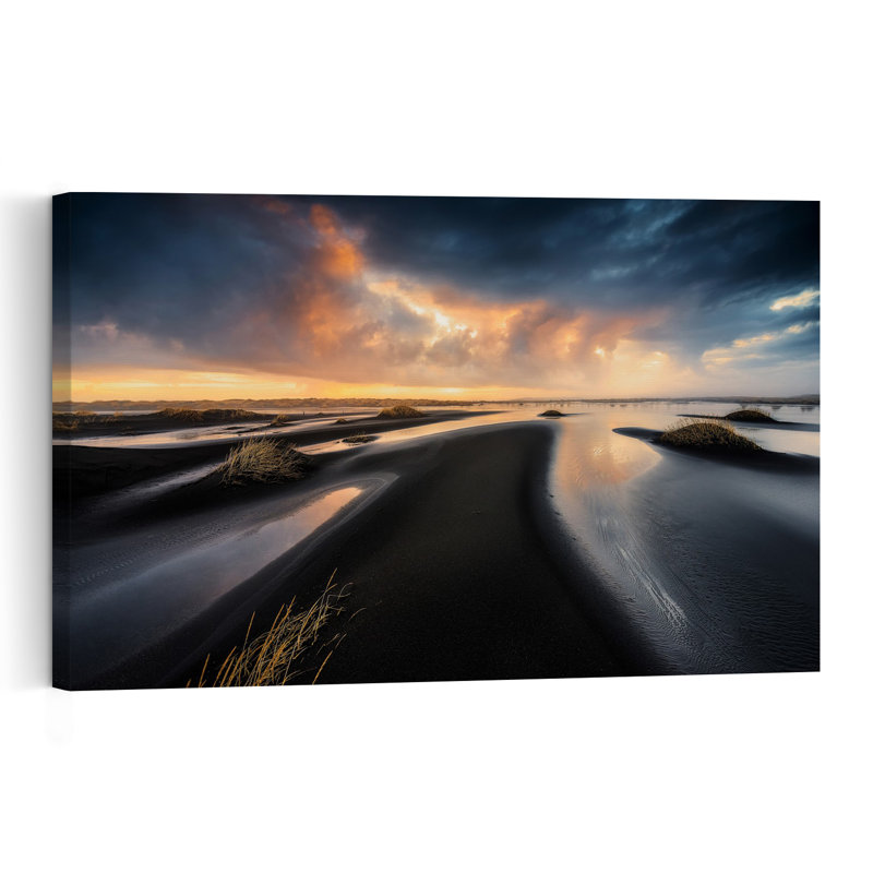Reflets sur la rivière à l'heure dorée - Paysage dramatique, paisible et serein - Affiche murale nature, 16" H x 24" W