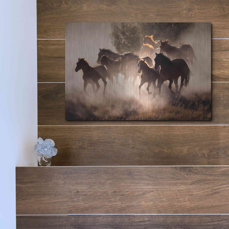 «Chevaux» de luxe en métal par Lisa Dearing, «Wal» en métal par Lisa Dearing, H 12 po x l 16 po