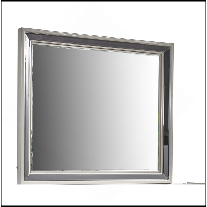 Miroir de style moderne et contemporain fait de bois et d'accents dorés en noir et or. (INCLUT LE MIROIR SEULEMENT)